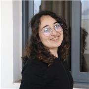 Studentessa di lingue e letterature straniere a Roma Tre che impartisce lezioni di letteratura italiana, inglese, letteratura inglese, storia